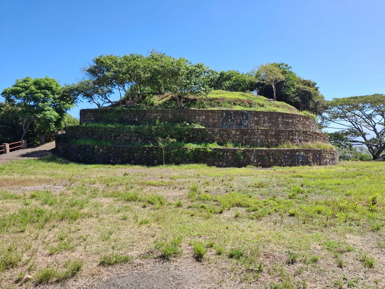 Atenas Hilltop Diamond: Perfect Luxury Landmark Hotel Location! - Gallery image 9