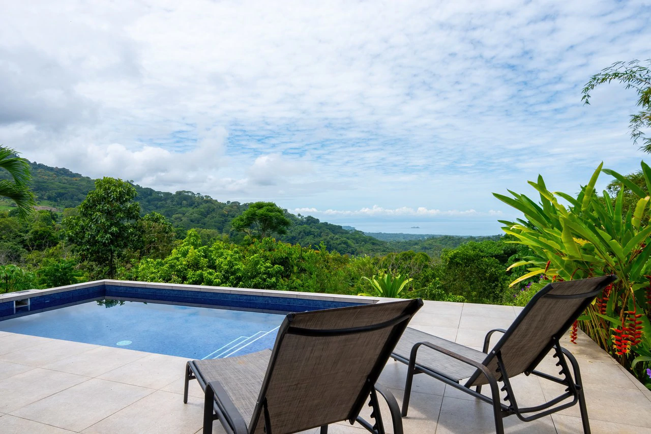 6.45 ACRES – 3 Bedroom Luxury Ocean View Home Surrounded By Vibrant Rainforest And Wildlife!!! - photo 26