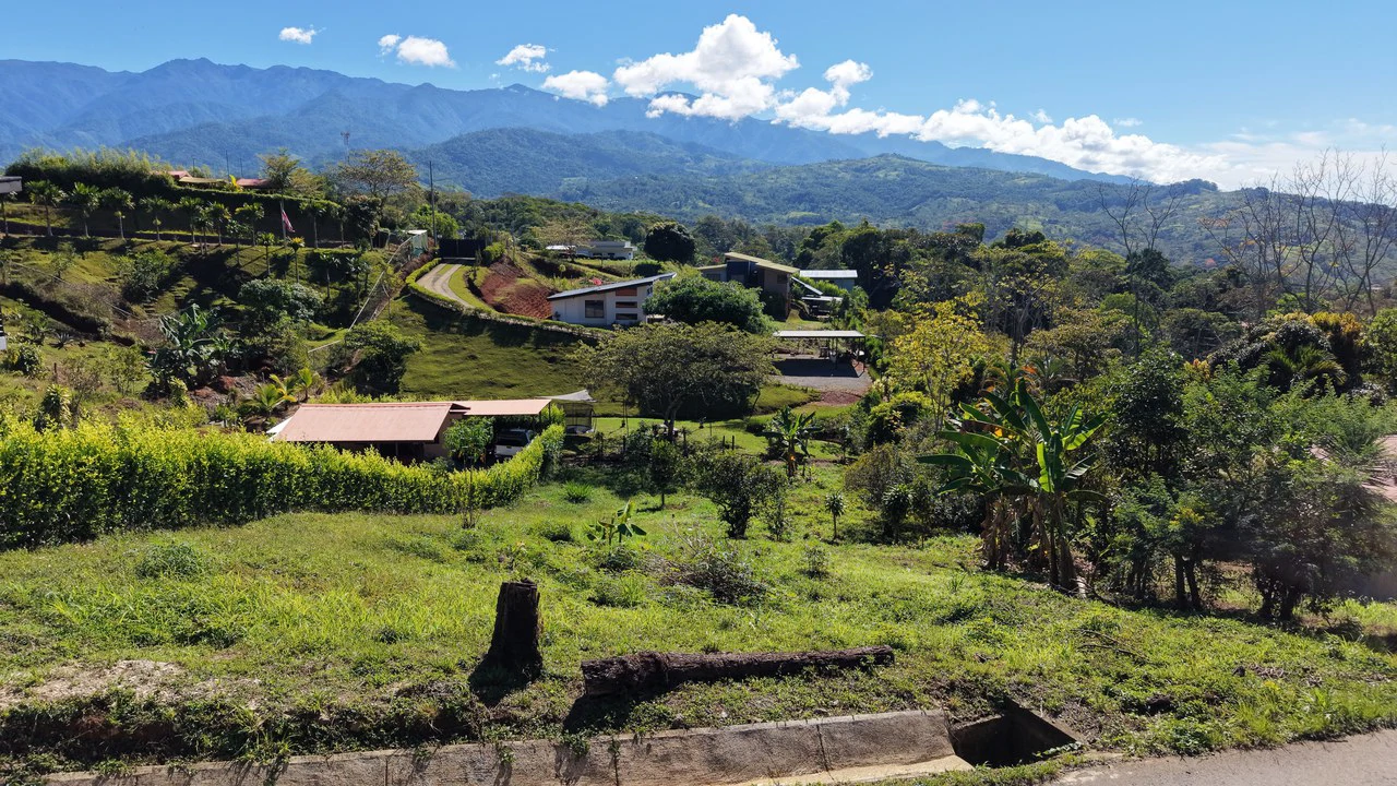 Countryside Home Construction Site For Sale in Miravalles - Gallery image 9