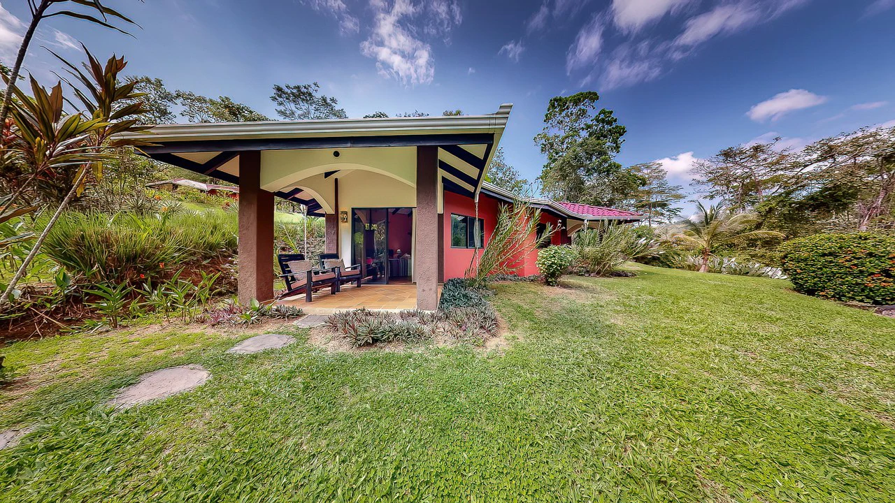 A TRANQUIL HAVEN: PRIME INVESTMENT OPPORTUNITY IN UVITA'S LUSH RIVER ENCLAVE: Mountain Hotel/Resort/Hostel For Sale in Uvita - Gallery image 31