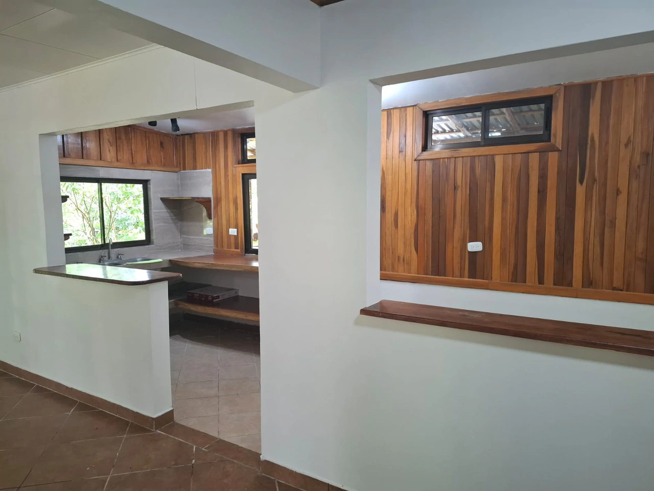Beautiful Property,  Home/Apt. With Character and Room for More - Gallery image 7