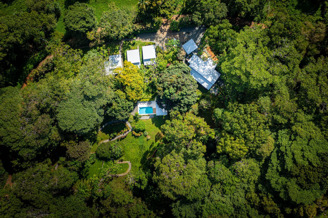 Estate Property in Escaleras, Multi-Use, Residential/HOTEL/Commercial - Gallery image 3