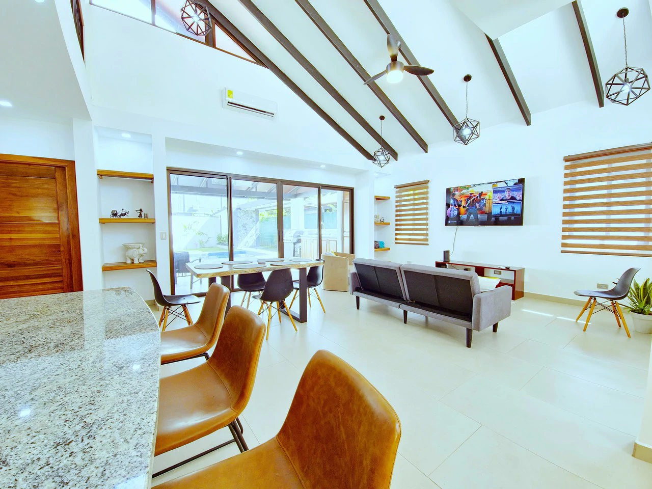 Price Reduced - Modern Oasis Near Uvita: Contemporary Living with Pool & Privacy - Gallery image 12