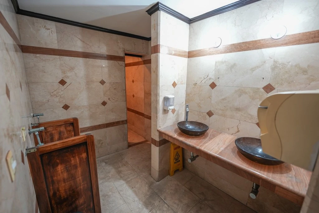 Bar/Nightclub For Sale in Amón - Gallery image 33