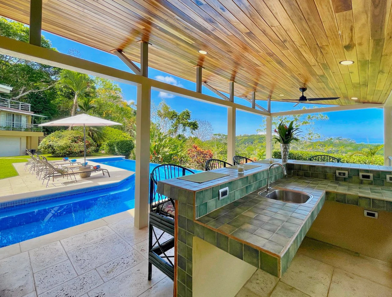 2.4 ACRES – 3 Bedroom Main Home Plus 1 Bedroom Casita And Cabina, Luxury Ocean View Property, 15min to Dominical!!: Near the Coast and Mountain House For Sale in Lagunas - Gallery image 8