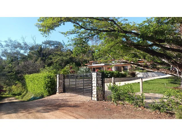 Stunning Dream Home and Pool with Separate cute smart Apartment building for Sale Surrounded by lush nature in the soft rolling hills of Hojancha - Gallery image 30