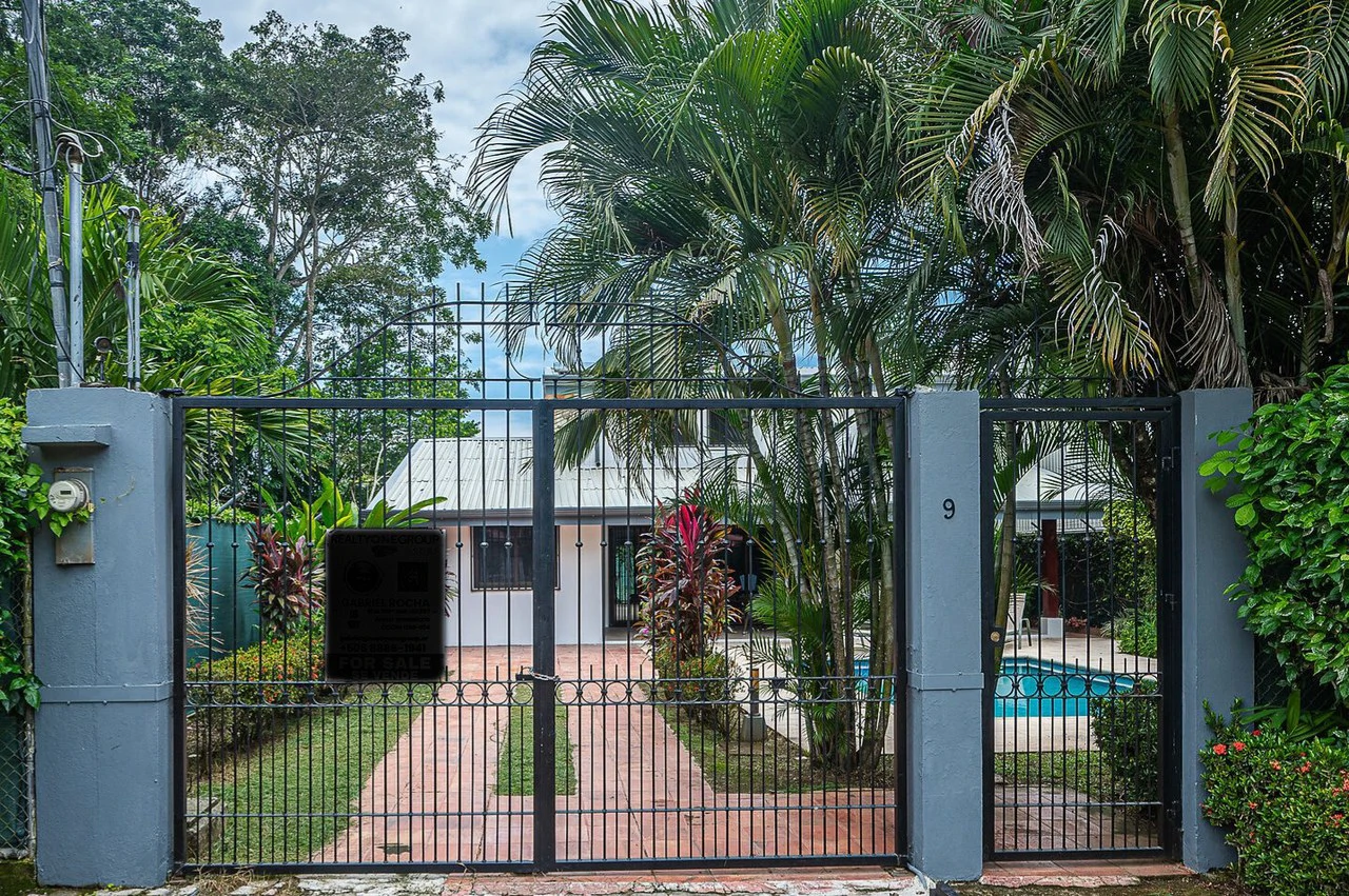 Modern Coastal Affordable 3-bedroom Home Near Los Sueños Resort - Gallery image 40