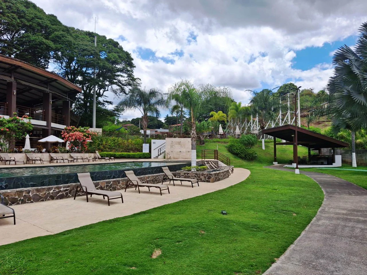 Urgent - Fire Sale!: Modern Home in Gated Montezuma - Gallery image 16
