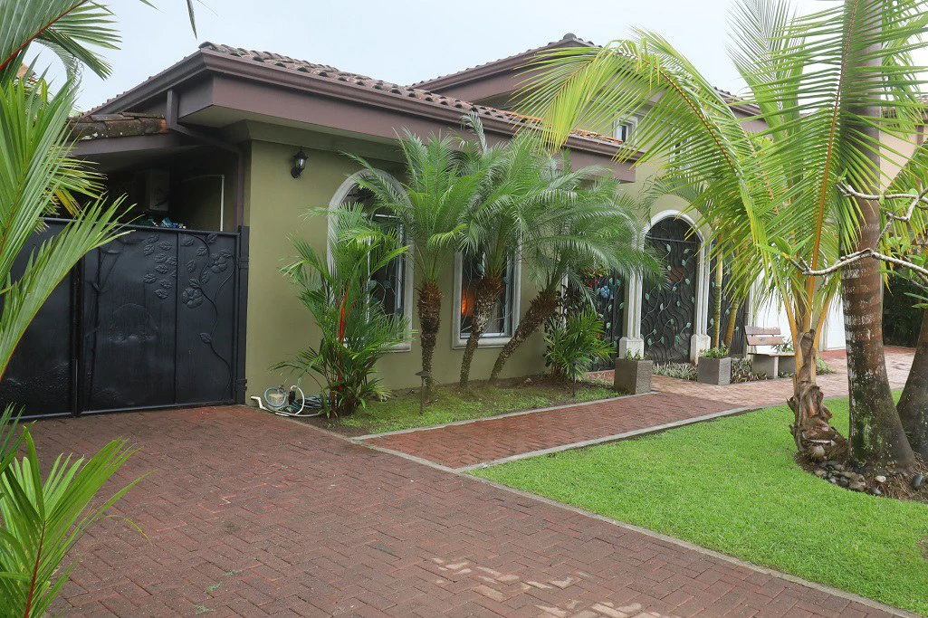 Incredible Casa Verde: Walk to the Beach in Bejuco! - Gallery image 85