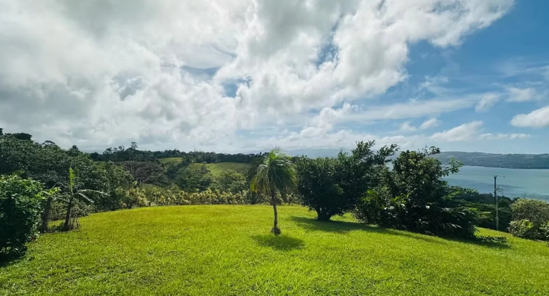 Pura Vida Costa Rica: Lake and Volcano view home, Garage and Guest Apartment - Gallery image 35