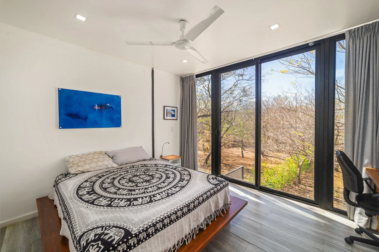 Surfside Container Home: Turnkey 2BR & Mixed-Use Potential - Gallery image 21