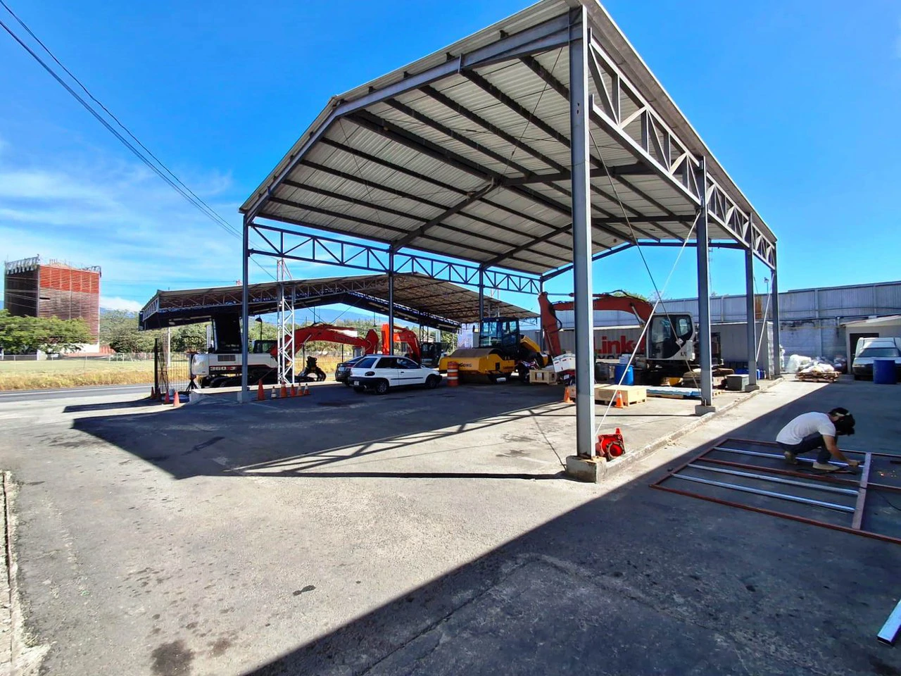 Highway Hotspot...Commercial Center in front of the new Free Zone developments! - Gallery image 5
