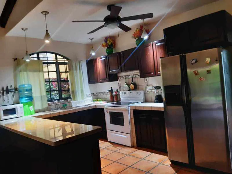 Casa Tropical Breezes: Walk to the Beach from a Secure Gated Community in Bejuco! - Gallery image 9