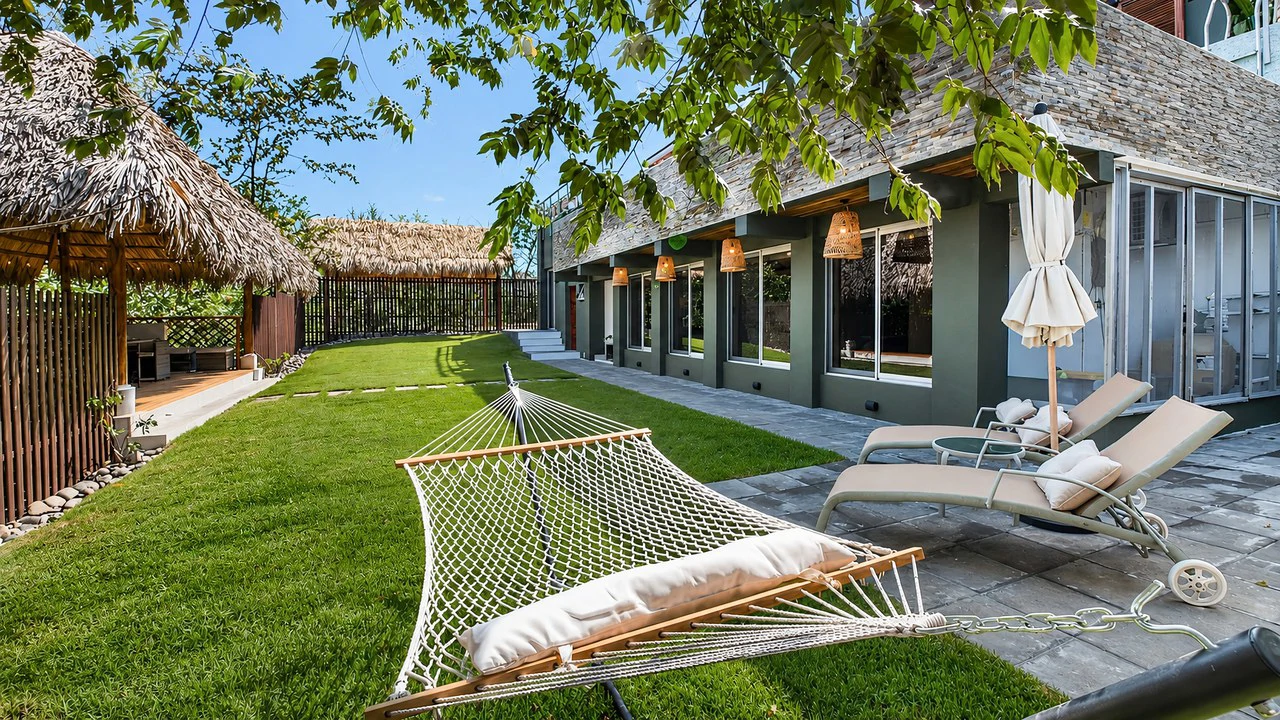 Casa Pochote: Artisan Luxury Villa in Tamarindo | Pool, Jacuzzi & Langosta Beach Club Membership Included - Gallery image 60