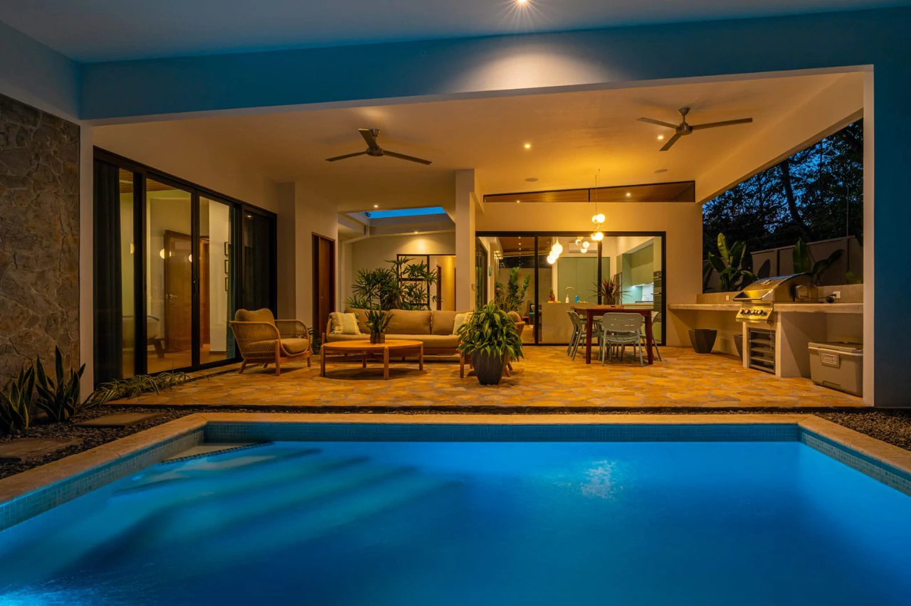 Amazing New Villa Cayman: Solar Powered and Walk to the Beach in Uvita!