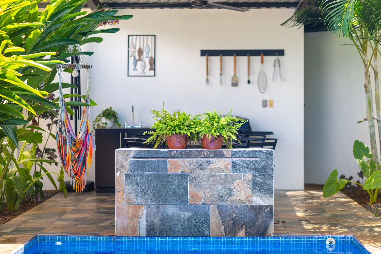 Modern 3 Bedroom Home - Walking distance to it all! - Gallery image 66