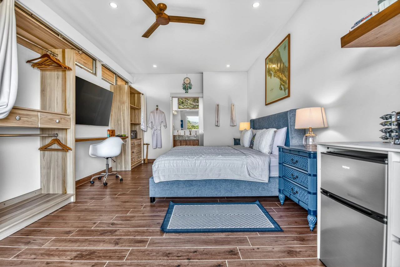 Casa Pochote: Artisan Luxury Villa Near Tamarindo | Pool, Jacuzzi & Langosta Beach Club Membership Included - Gallery image 35