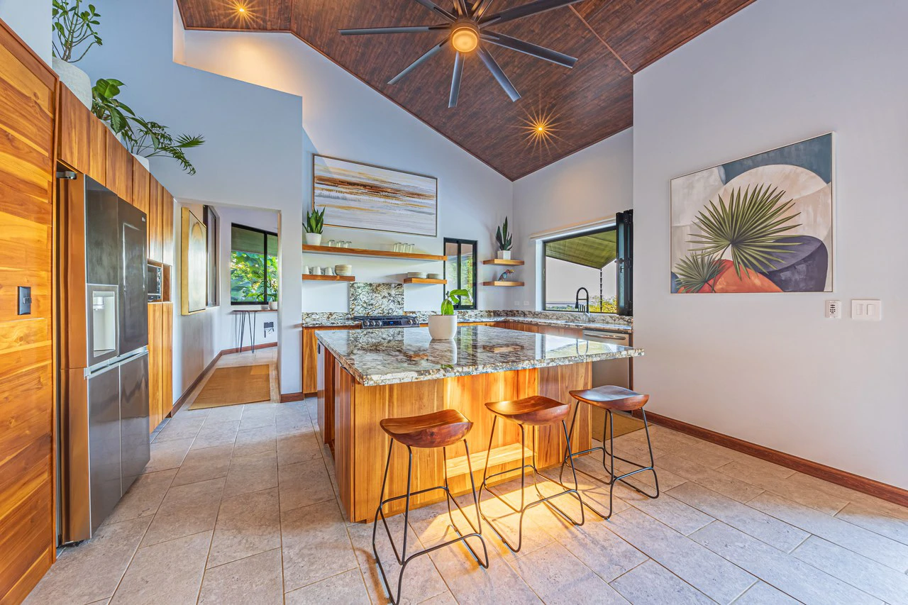 Beautiful Ocean View Casa Espiritu de la Jungla in Ojochal. Excepting Bitcoin!: Mountain House For Sale in Ojochal