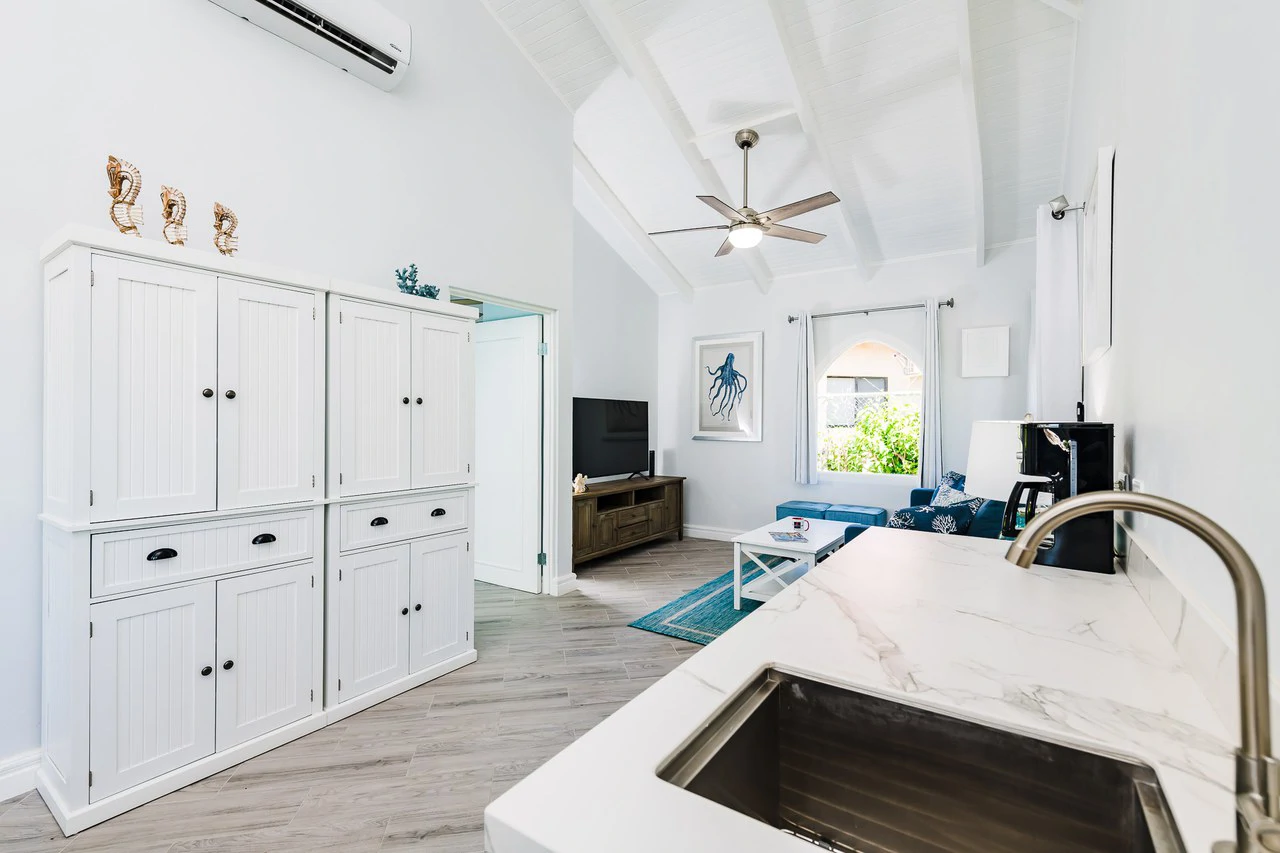 Casa Colibri Villaggio II – Unit 412B: Beautifully Remodeled Tropical Retreat in Potrero - Gallery image 5