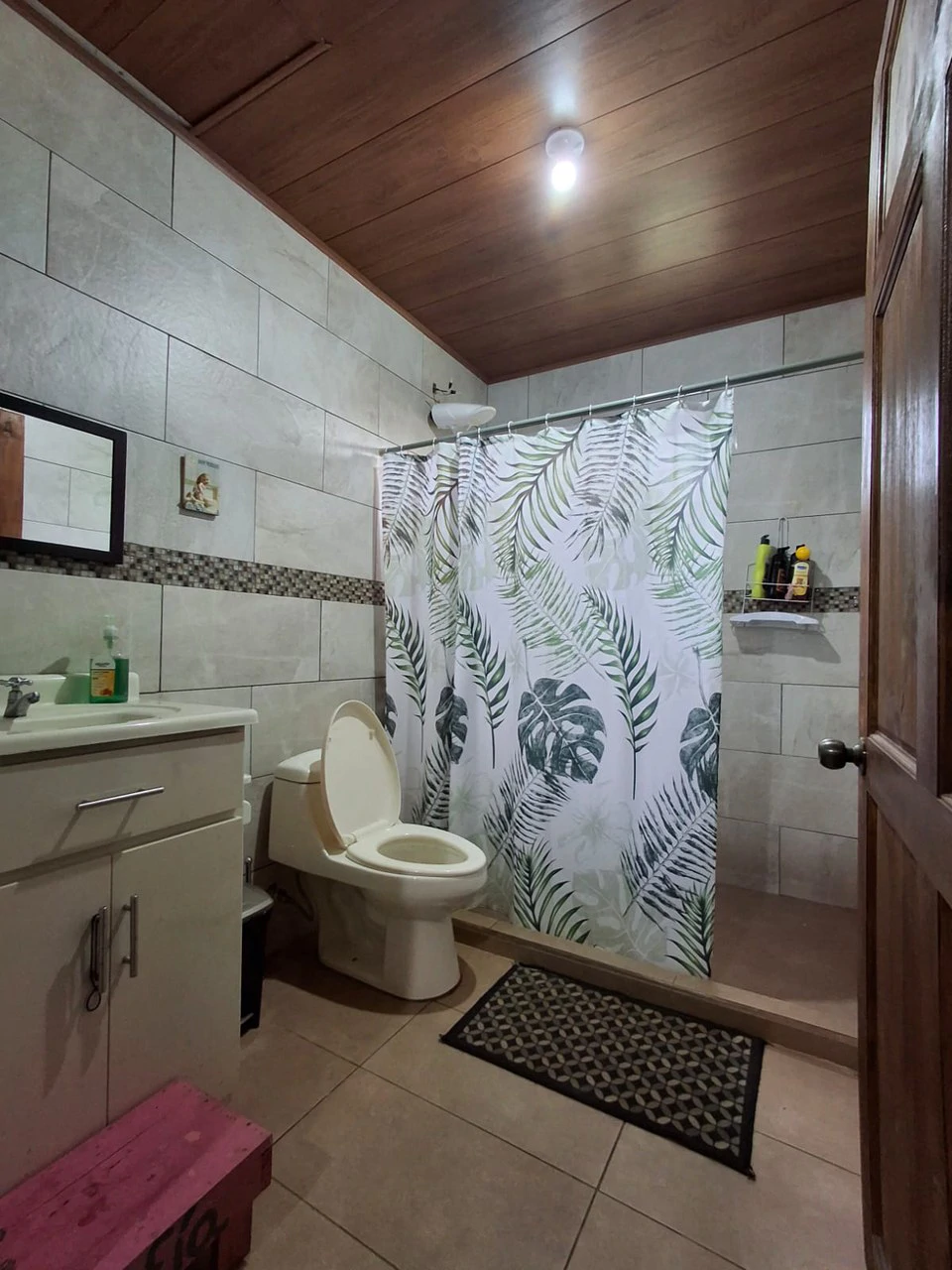 Natural Urban Escape: Home in the city with land! - Gallery image 12