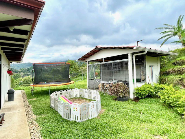 CA-005 Casa del Invernadero: Premium 3-BR / 3.5-BA Gated Estate in Grecia | Turnkey Furnished Option, Private Greenhouse, Clay Roof & River Access - Gallery image 42