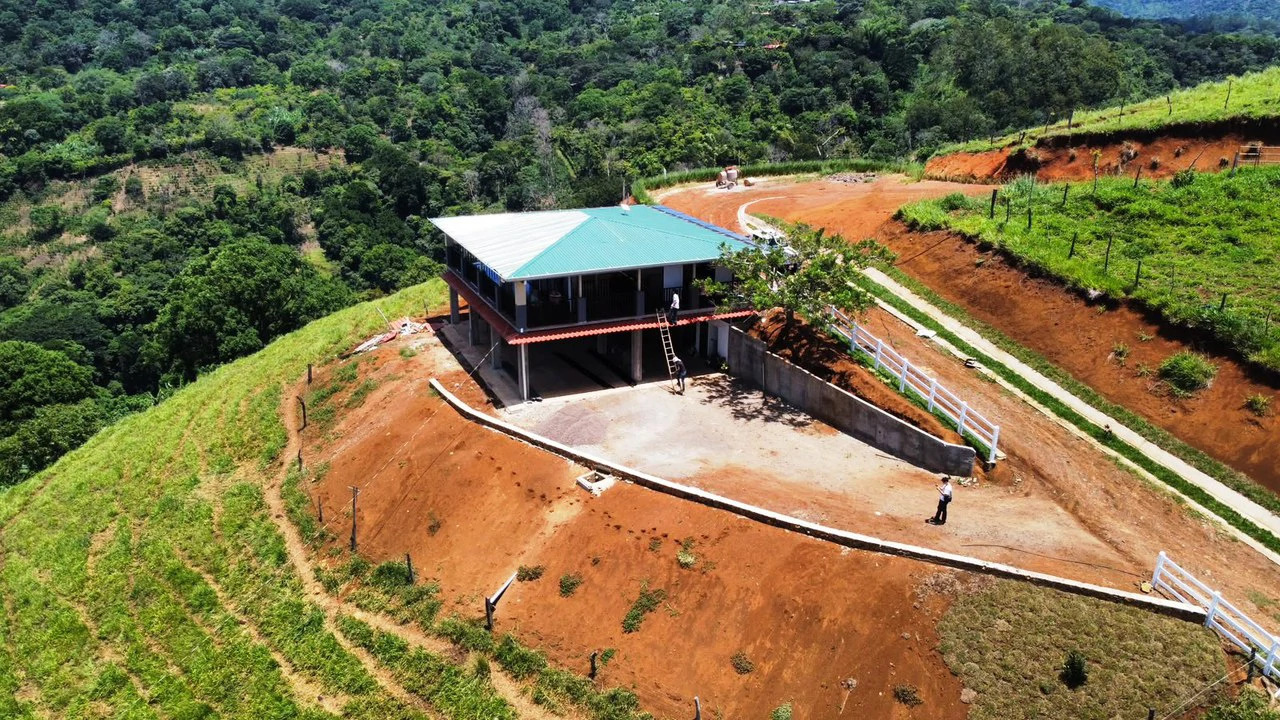 Privacy + Nature: Modern Mountain Cabin on 21.68 Ha! - photo 2