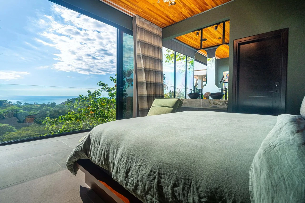 Casa Moon Diablo: Iconic Ocean View Luxury Estate with Infinity Pool, Rooftop Patio, Gym & Sauna in Manuel Antonio - Gallery image 79
