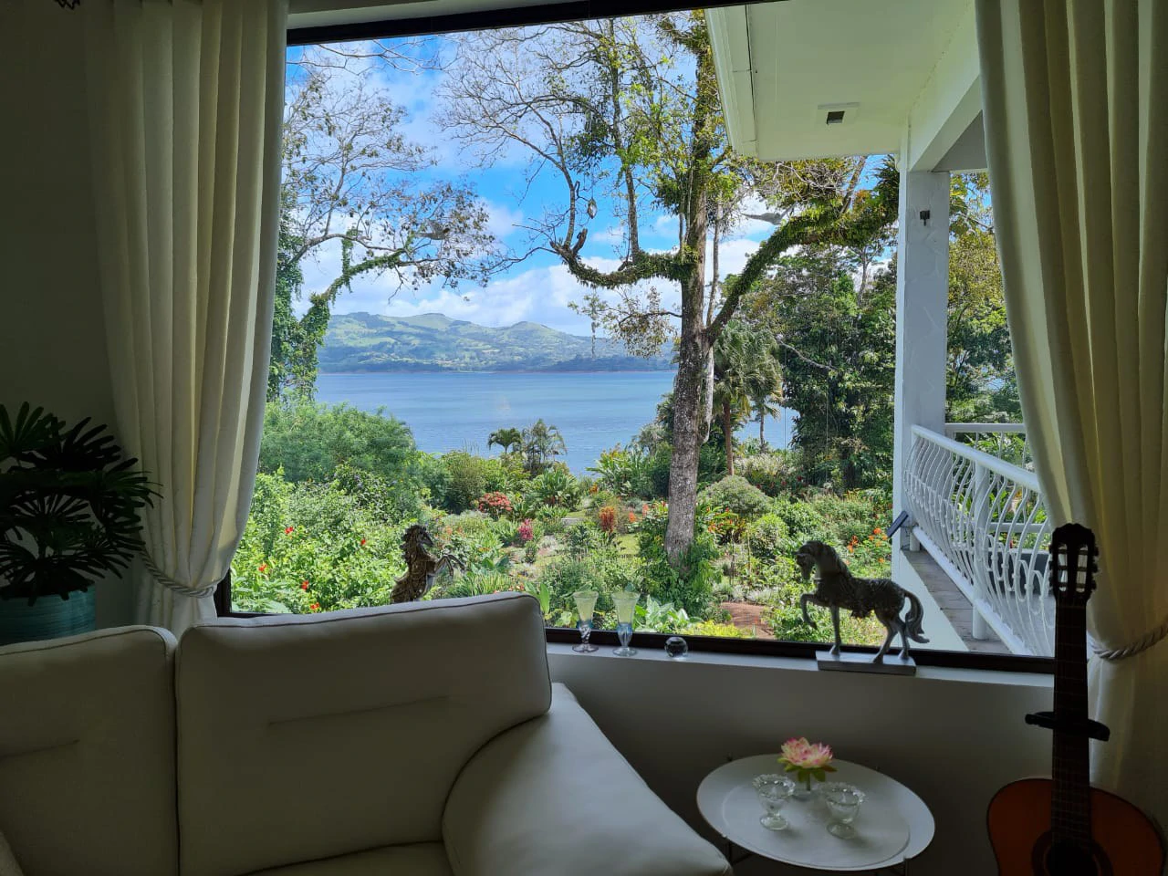 Villa Corazon: Unique LAKE FRONT property, 2 Villas and Tiny house on 5 acres with lake access. - Gallery image 44