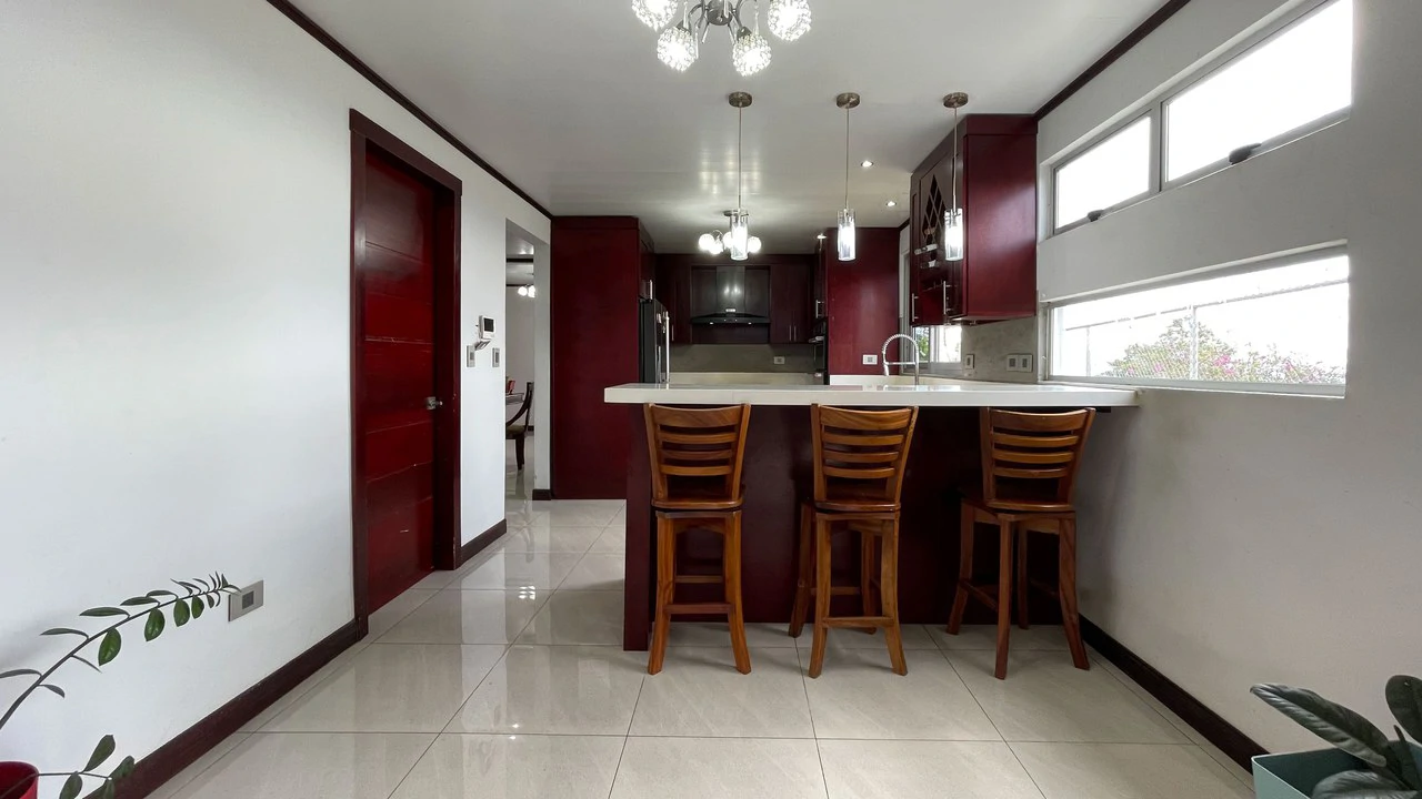 Mountain House For Sale in Grecia - Gallery image 6