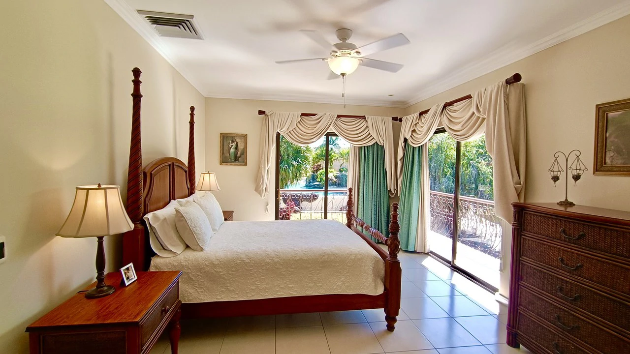 House for sale in Belen, Heredia, Costa Rica. Totally furnished!!! - Gallery image 12