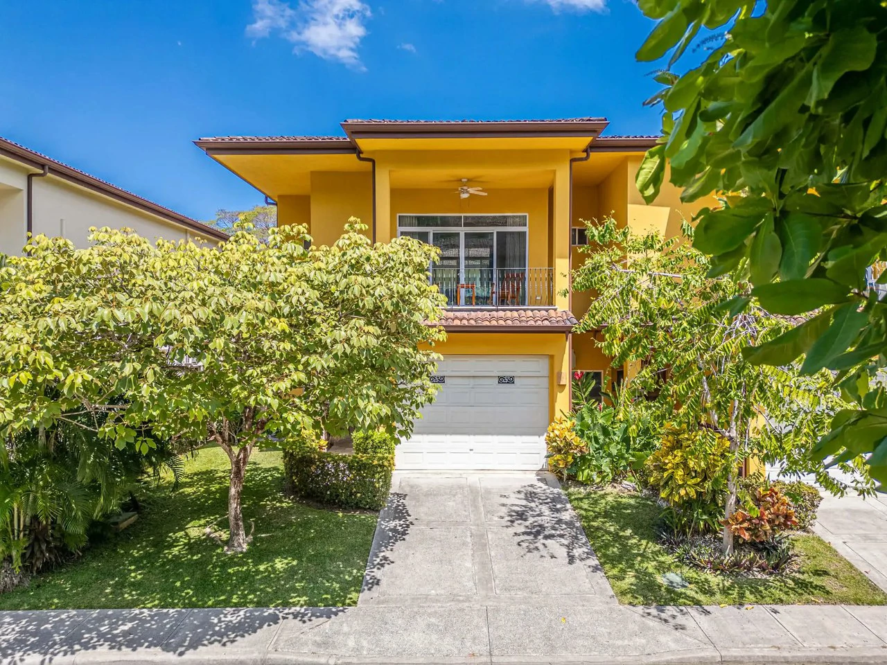 Peaceful and Secure 3BR Condo with Private Pool in Las Lomas - Gallery image 3