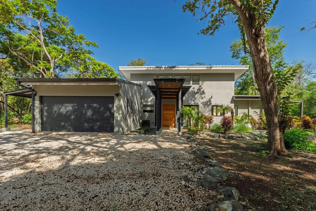 Casa Avalon: New 4-Bedroom Home on 1.48-Acre Lot – Build 2 More Structures, Just Minutes from the Beach! - Gallery image 43