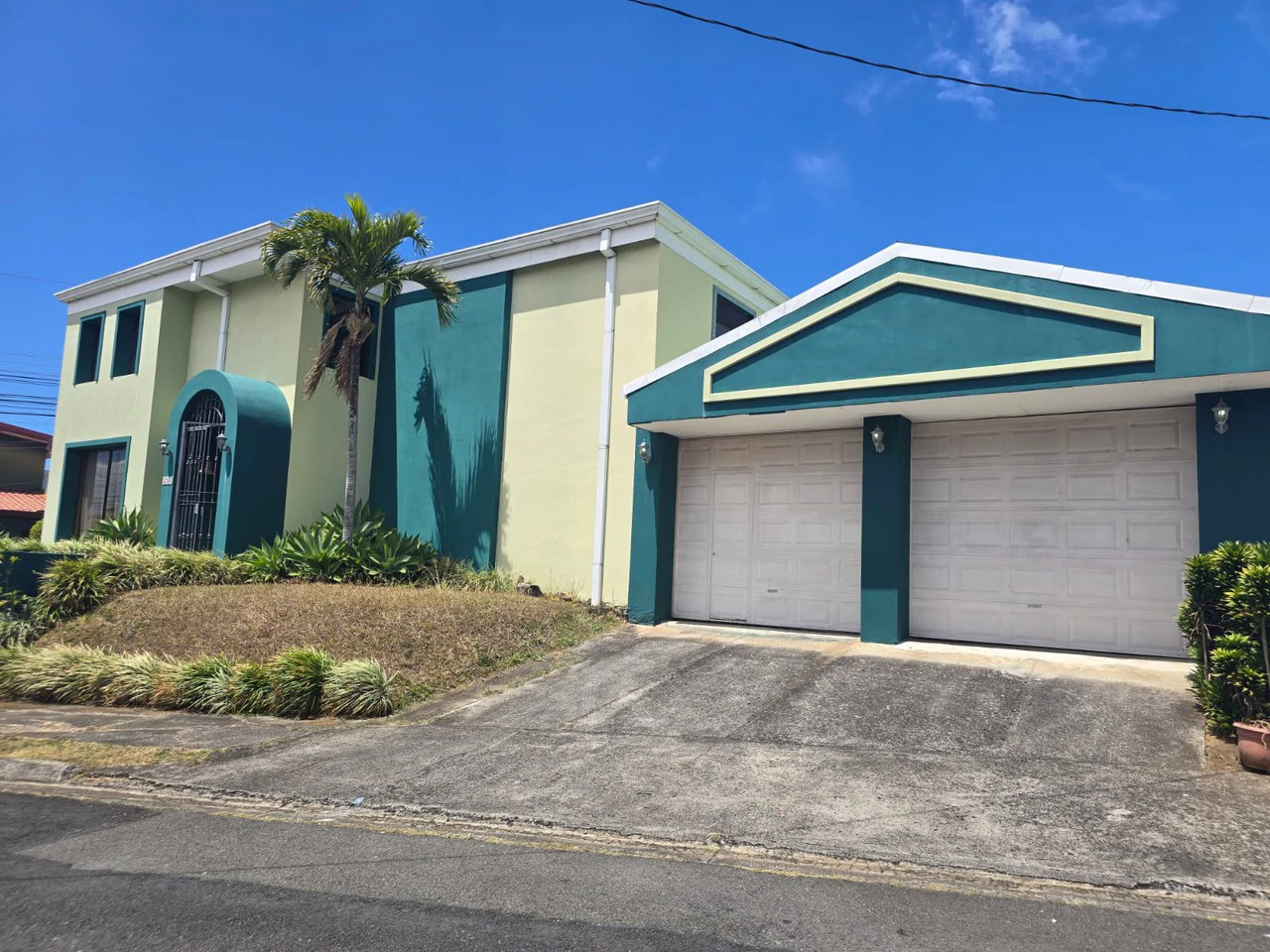 House for sale in Villa Adobe Residential, Santo Domingo, Heredia
