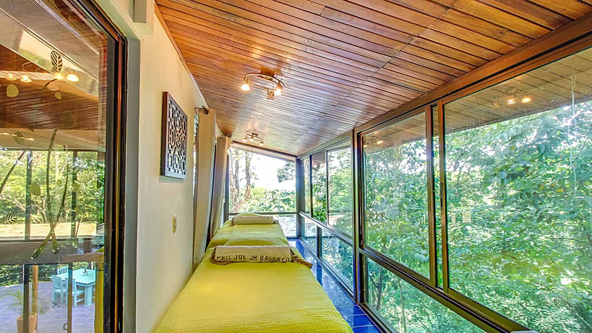 Manuel Antonio Villa: Manuel Antonio Villa with Subdividable Lot or Expansion - Gallery image 9
