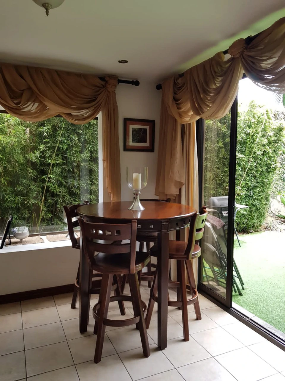 House For Sale in Santa Ana - Gallery image 4