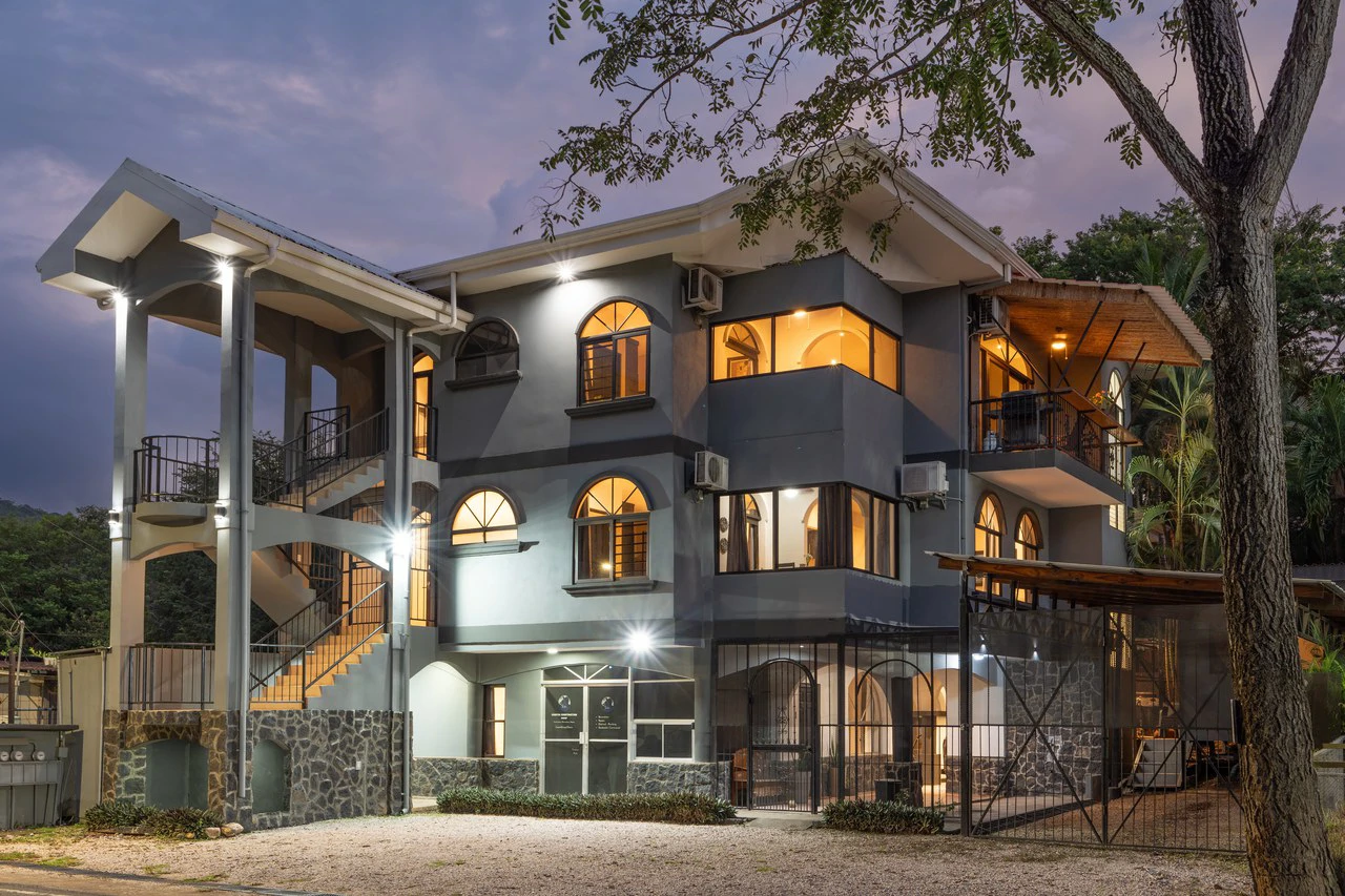 Laughing Gecko Suites: Beach Suites / Boutique Hotel For  Sale