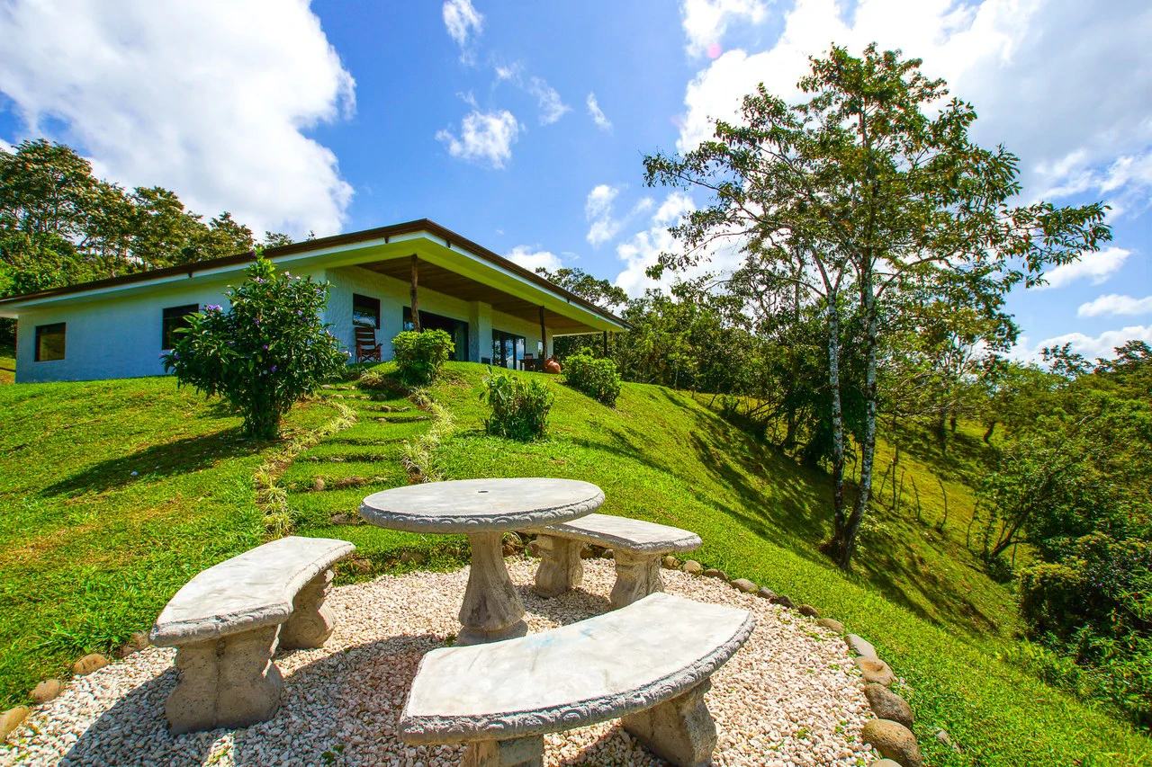 Luxury Vacation Rental Villas for Sale with Amazing Views of Lake Arenal - Gallery image 7