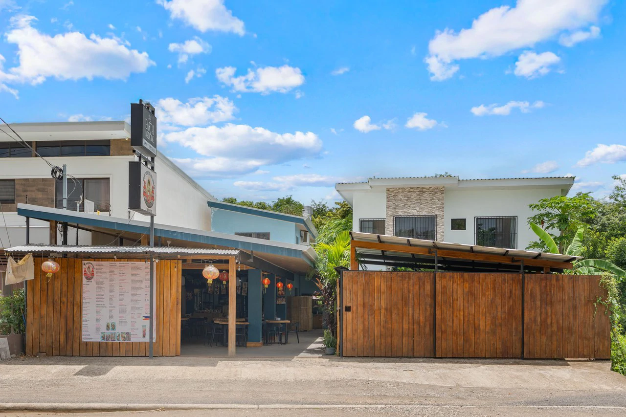 Rare Residential + Commercial: Investment Combo on Key Corridor - Gallery image 4