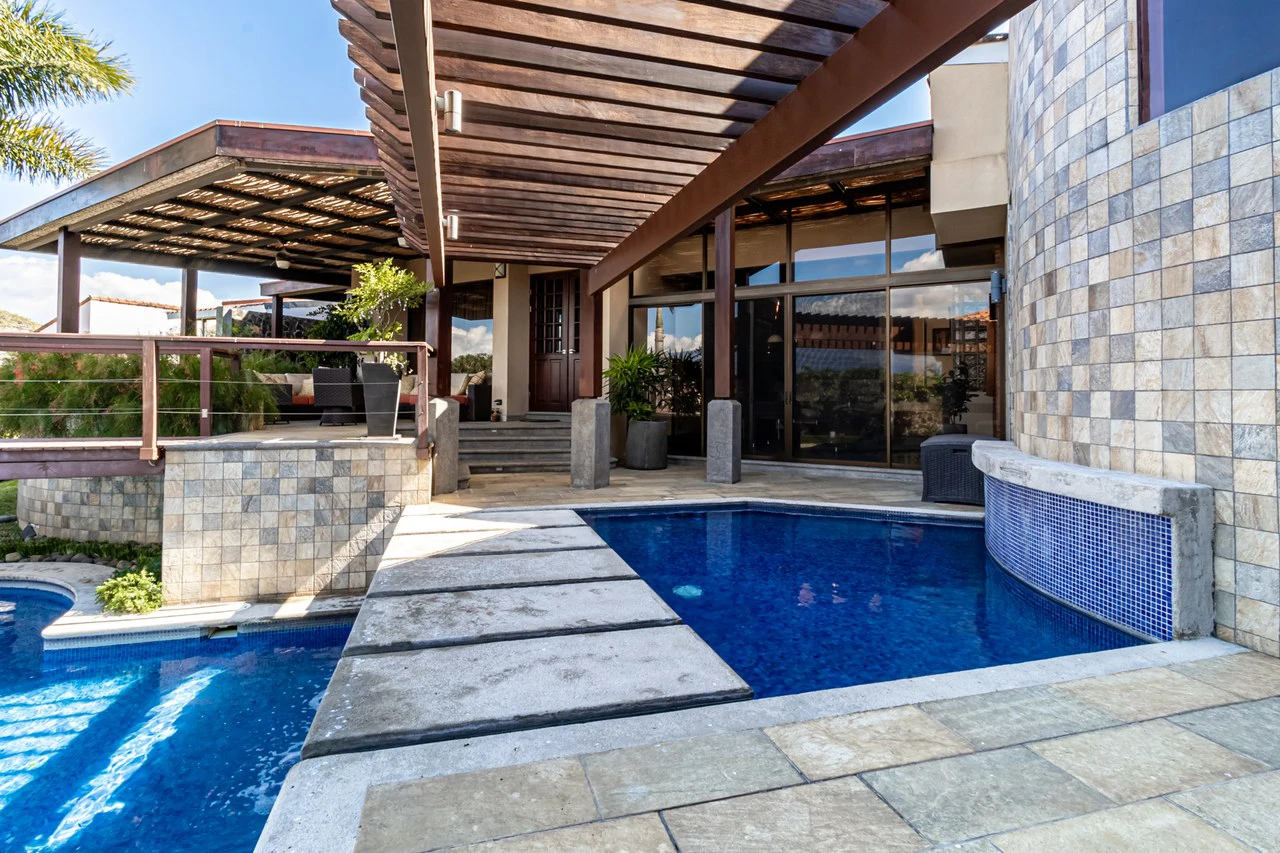House For Sale in Guachipelín - Gallery image 18