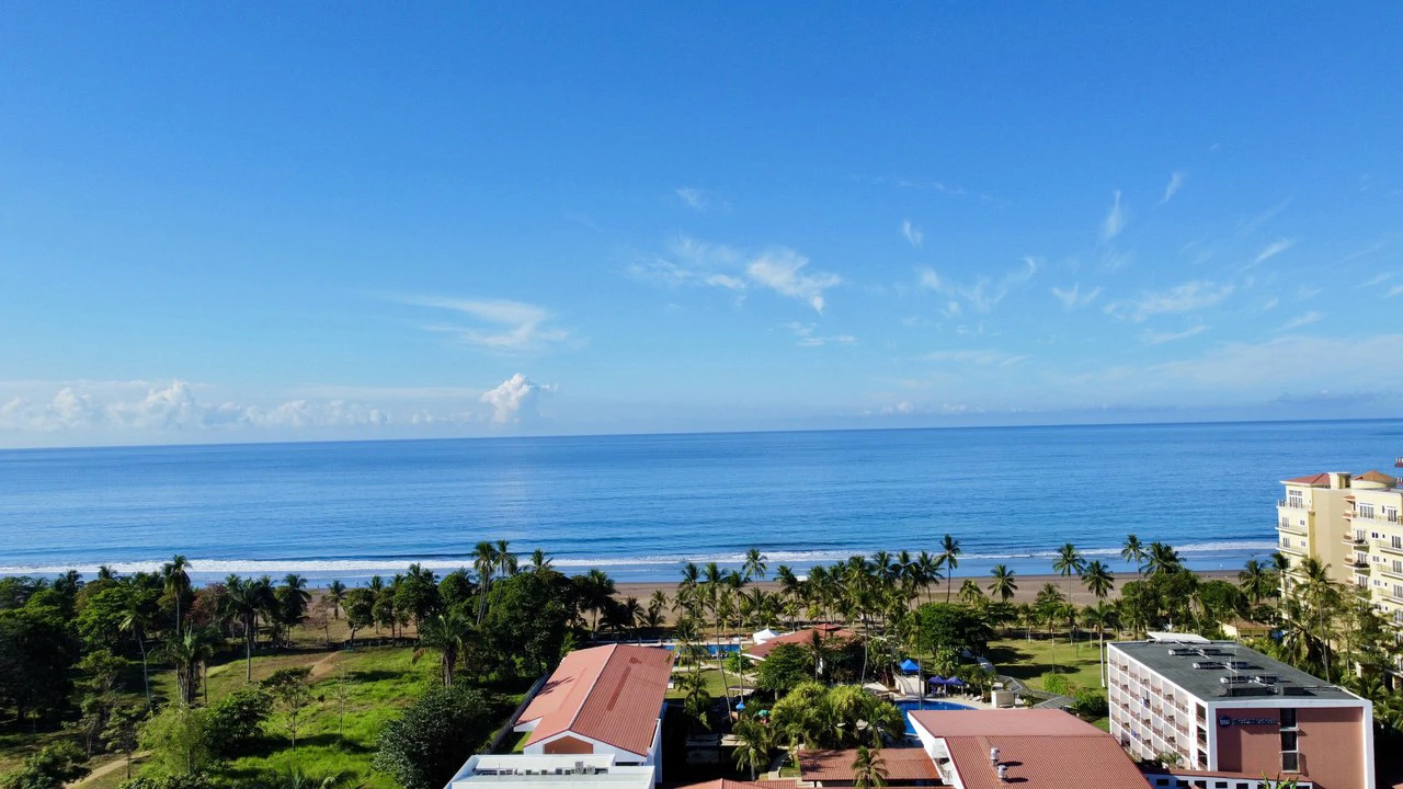 Elegant Ocean-View Condo | Luxury Living in Jaco - Gallery image 3