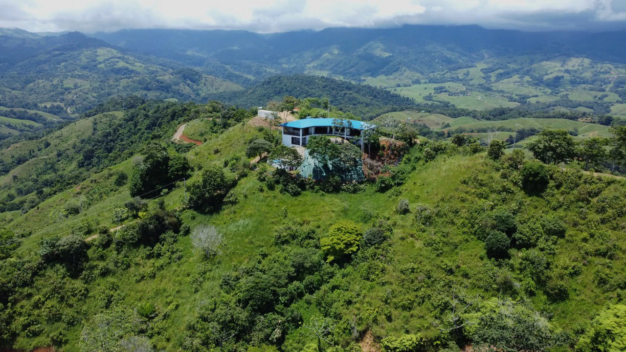 1.97 ACRES – 3 Bedroom Home With Pool, 360 Degree Mountain And Ocean View!!!!: Near the Coast and Mountain House For Sale in Platanillo de Dominical - Gallery image 6