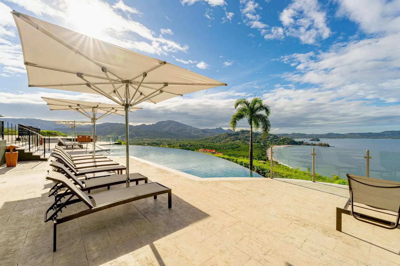 360 Splendor del Pacifico #305: Oceanview Perfection – Just Steps from the Infinity Pool - Gallery image 24