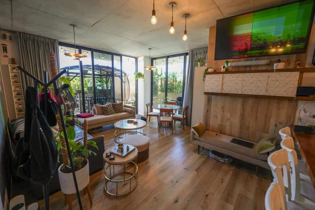 Apartment For Sale in San Rafael