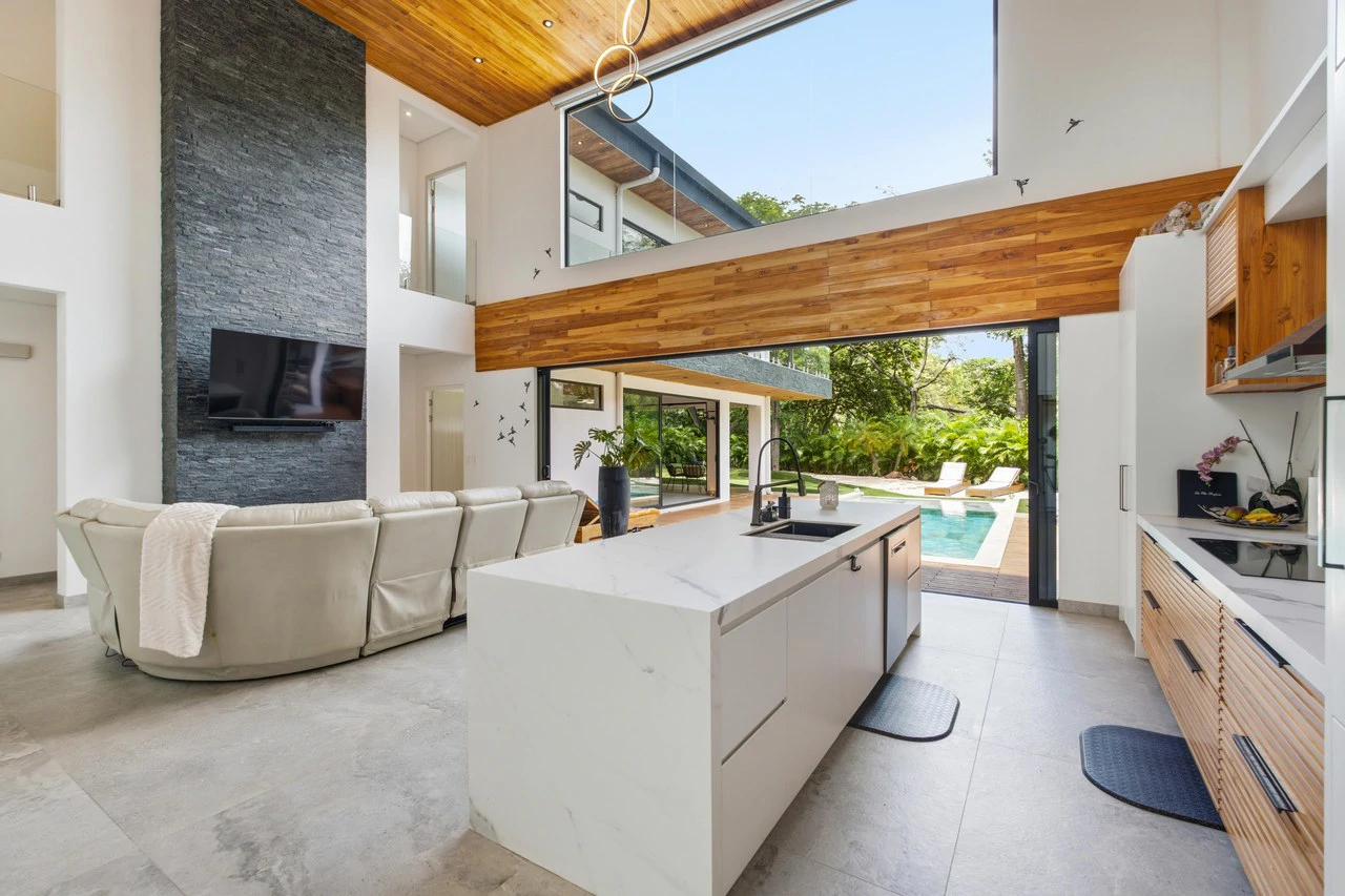 Casa La Ola Perfecta: Luxury 5-Bedroom Home with Pool Near the Beach in Hacienda Pinilla - photo 6