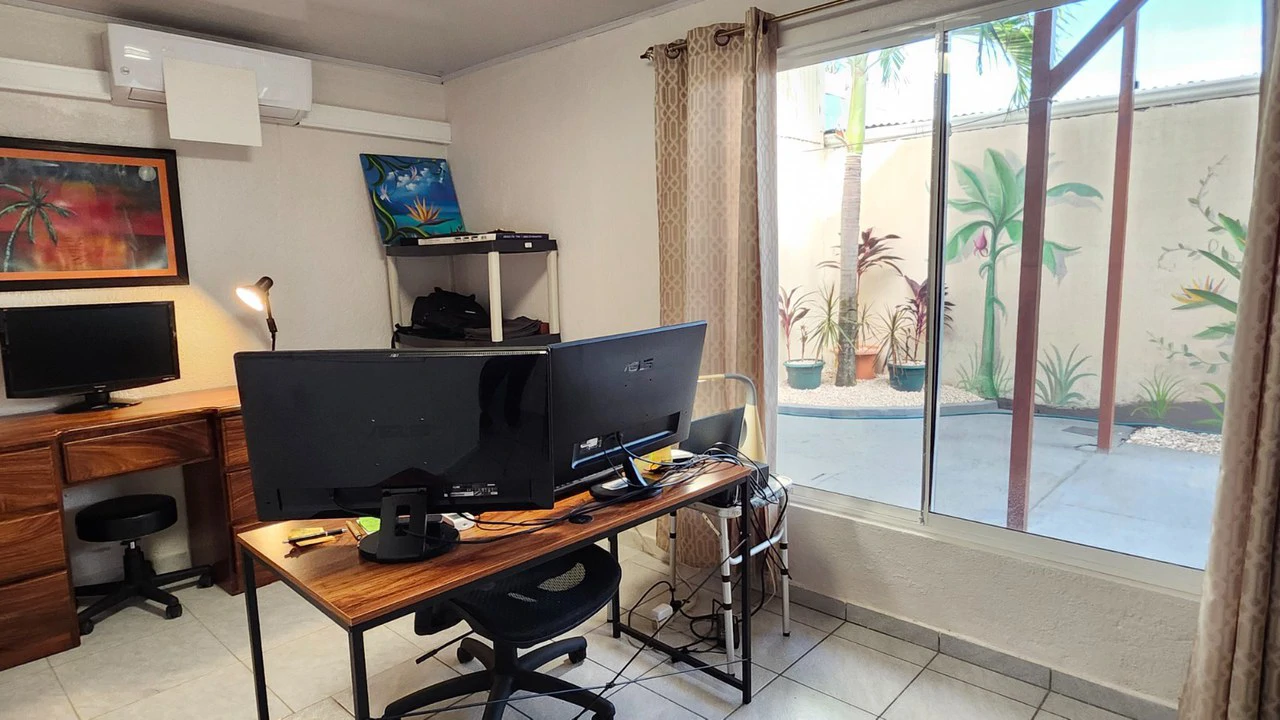 Jaco House like NEW- 4 Bedroom+Lock off Apartment - Gallery image 18