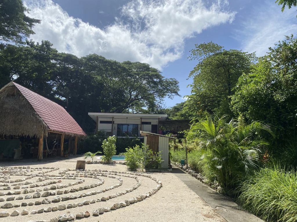 Holistic Yoga Retreat: Relaxation, Peace, Balance and Tranquility, Yoga Retreat with 4 Bungalows and 3 Apartments Elevated upon 1.25+ Acres - Gallery image 11