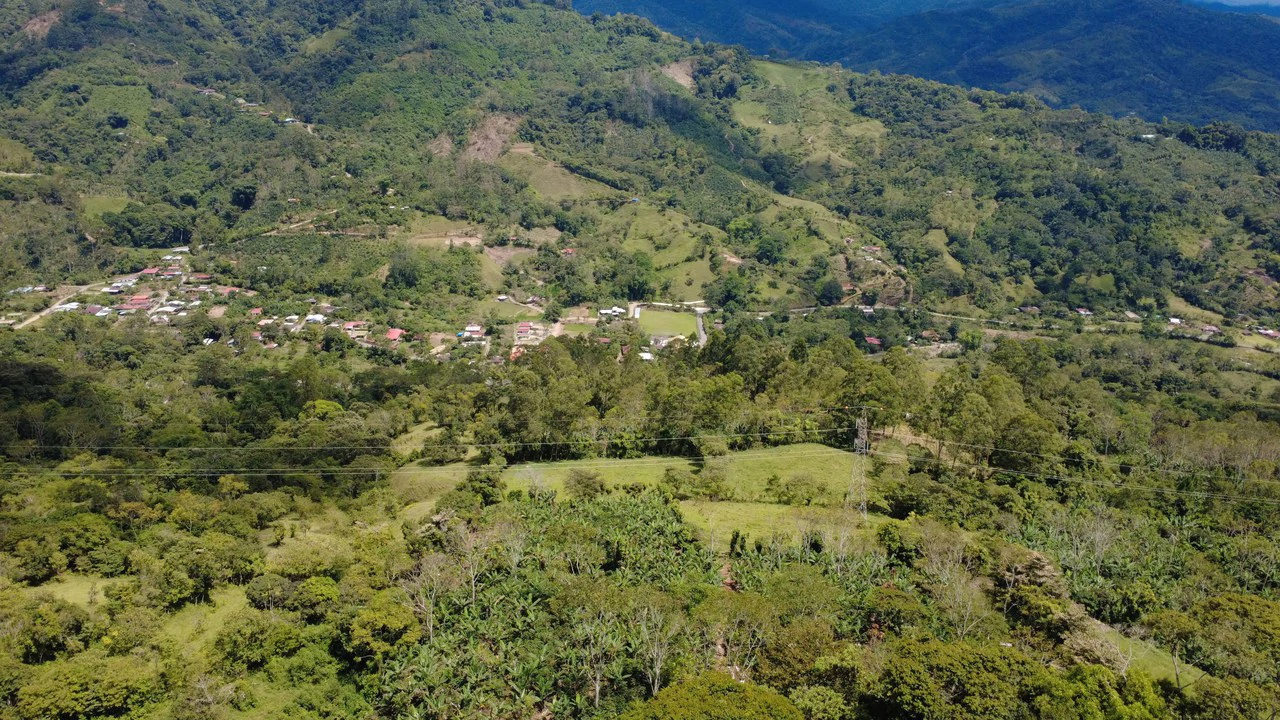 Countryside Home Construction Site For Sale in San Isidro del General - Gallery image 3