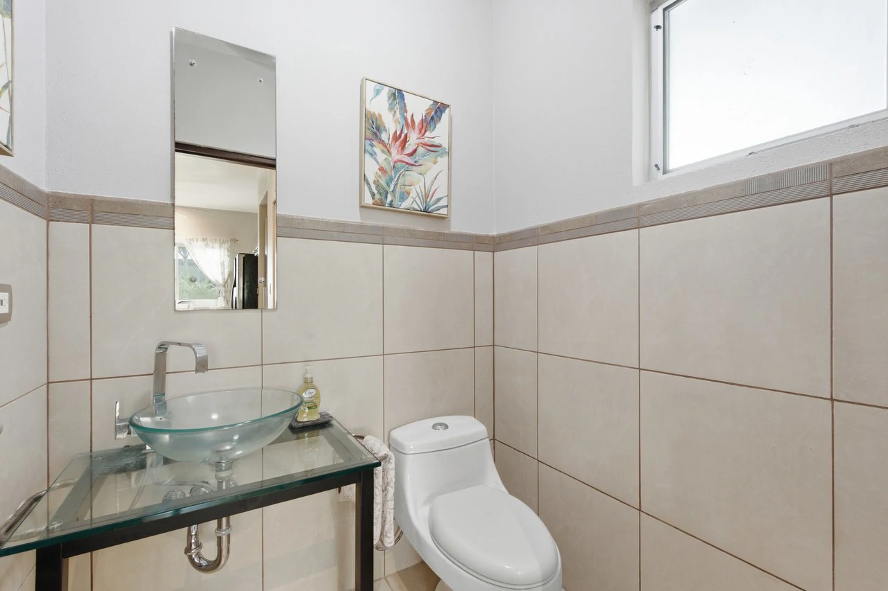 Casa Blanca #8: Spacious 3-Bedroom Condo in Surfside Estates Near Playa Potrero Beach - Gallery image 19