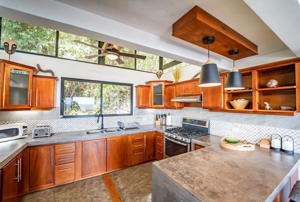 Casa Que Pasa: Exquisite Contemporary Hillside Home in a 1.6-acre Property Overlooking The Pacific Ocean - Enjoy Coastal Living in a Prime Location - Gallery image 25
