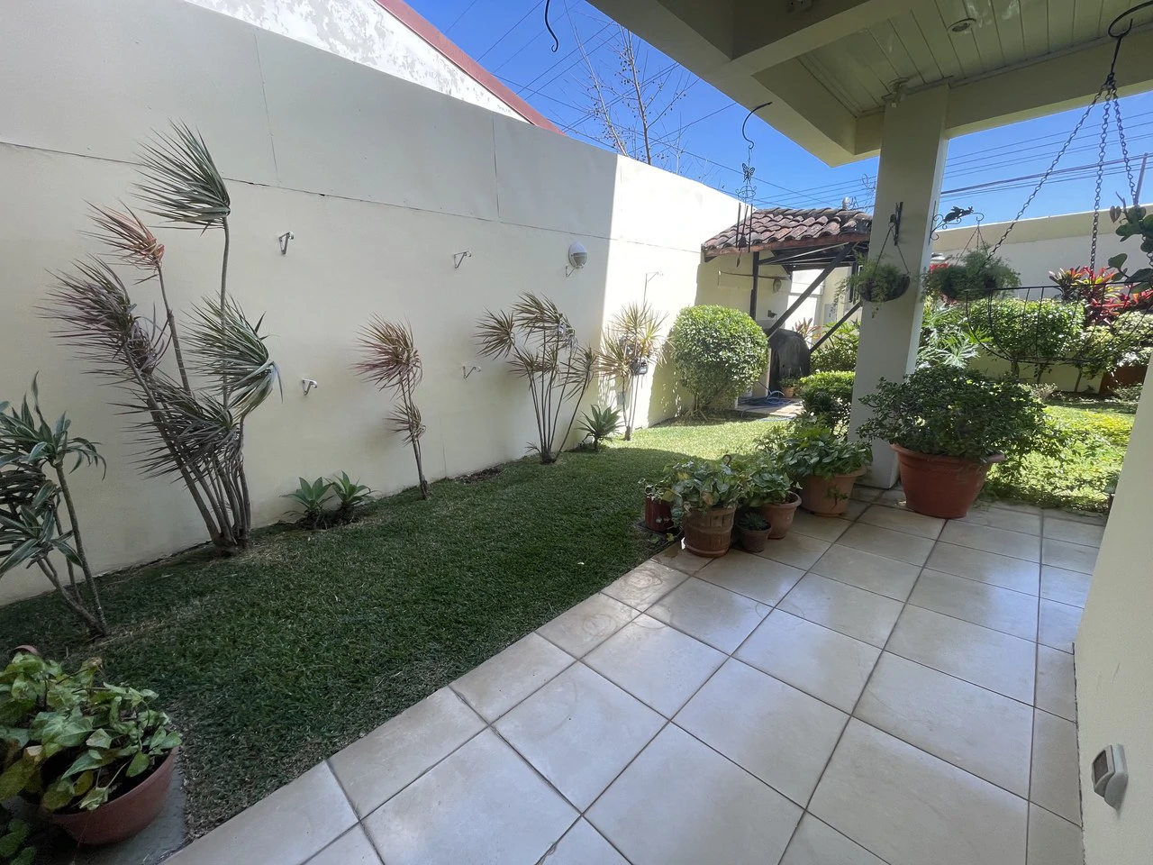 Dona Rosa: House For Sale in Bosques de Doña Rosa - Gallery image 30